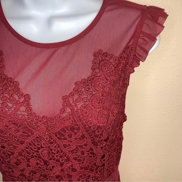 Small Juniors Burgundy Lace Short Sleeve Dress Mesh Event Party Cocktail - Picture 2 of 10